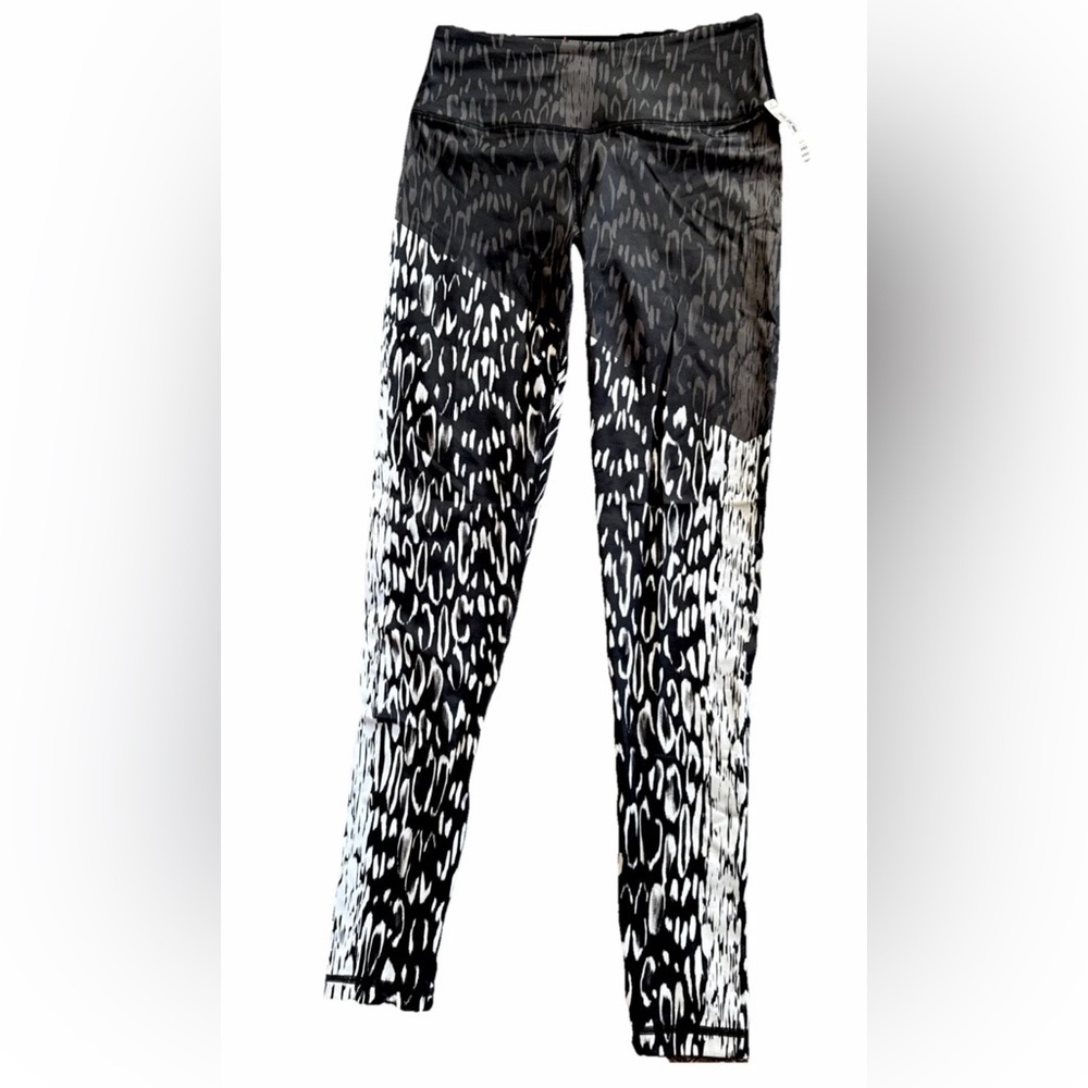Victoria Secret Sport Knockout Tight Leggings Black and White Patterned Pants S